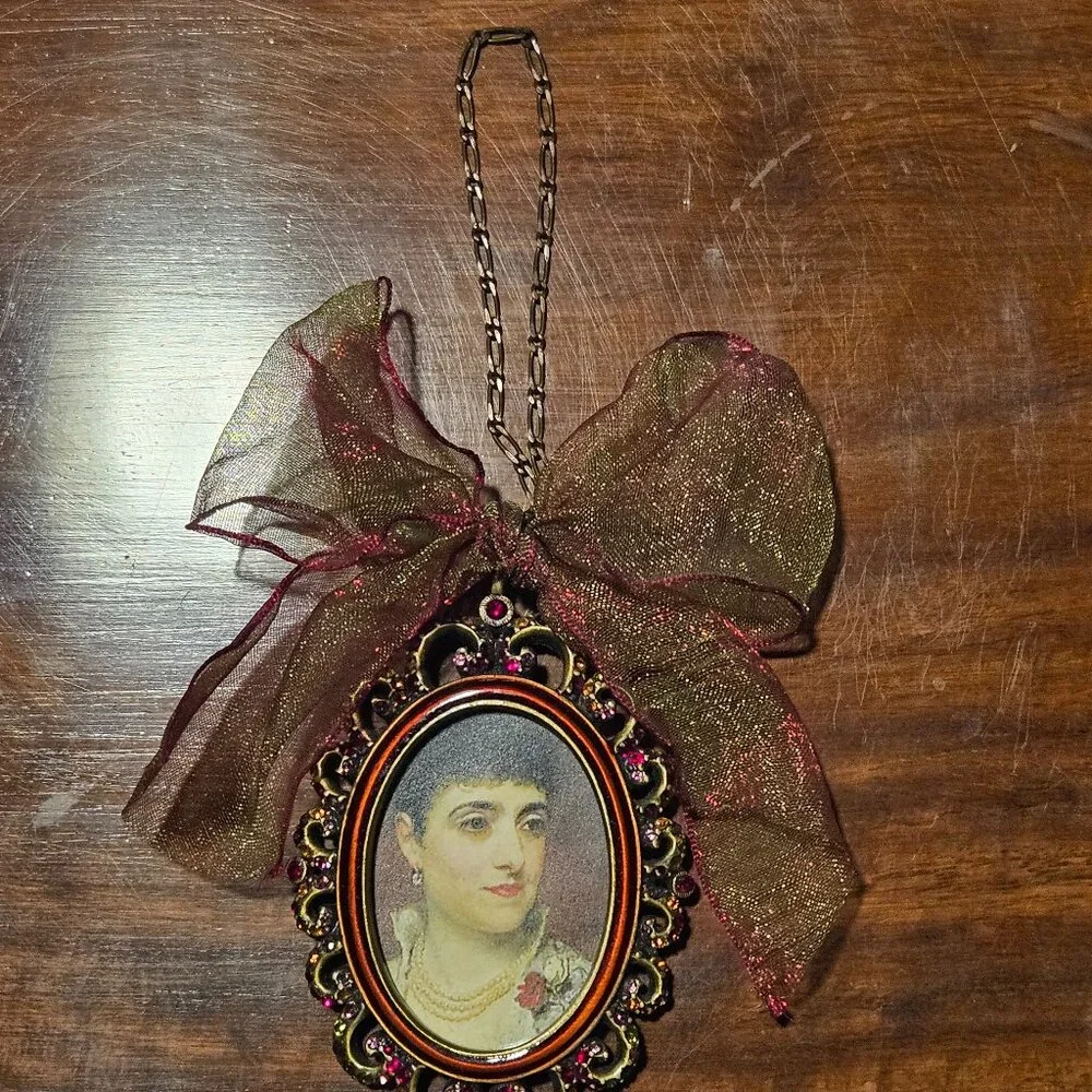 RARE VINTAGE JAY STRONGWATER OVAL CRYSTAL ENAMEL HANGING MINI FRAME ORNAMENT